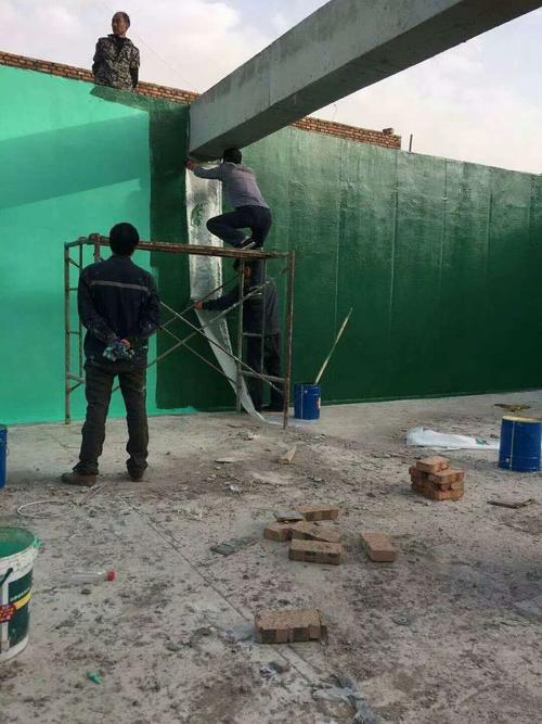 津南针对老旧车间地面普遍存在的起砂、裂缝问题